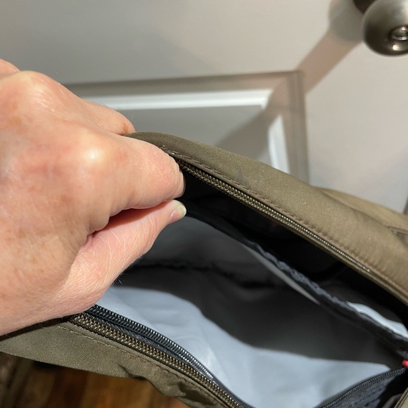 Healthy Back Bag - Picture 8 of 13